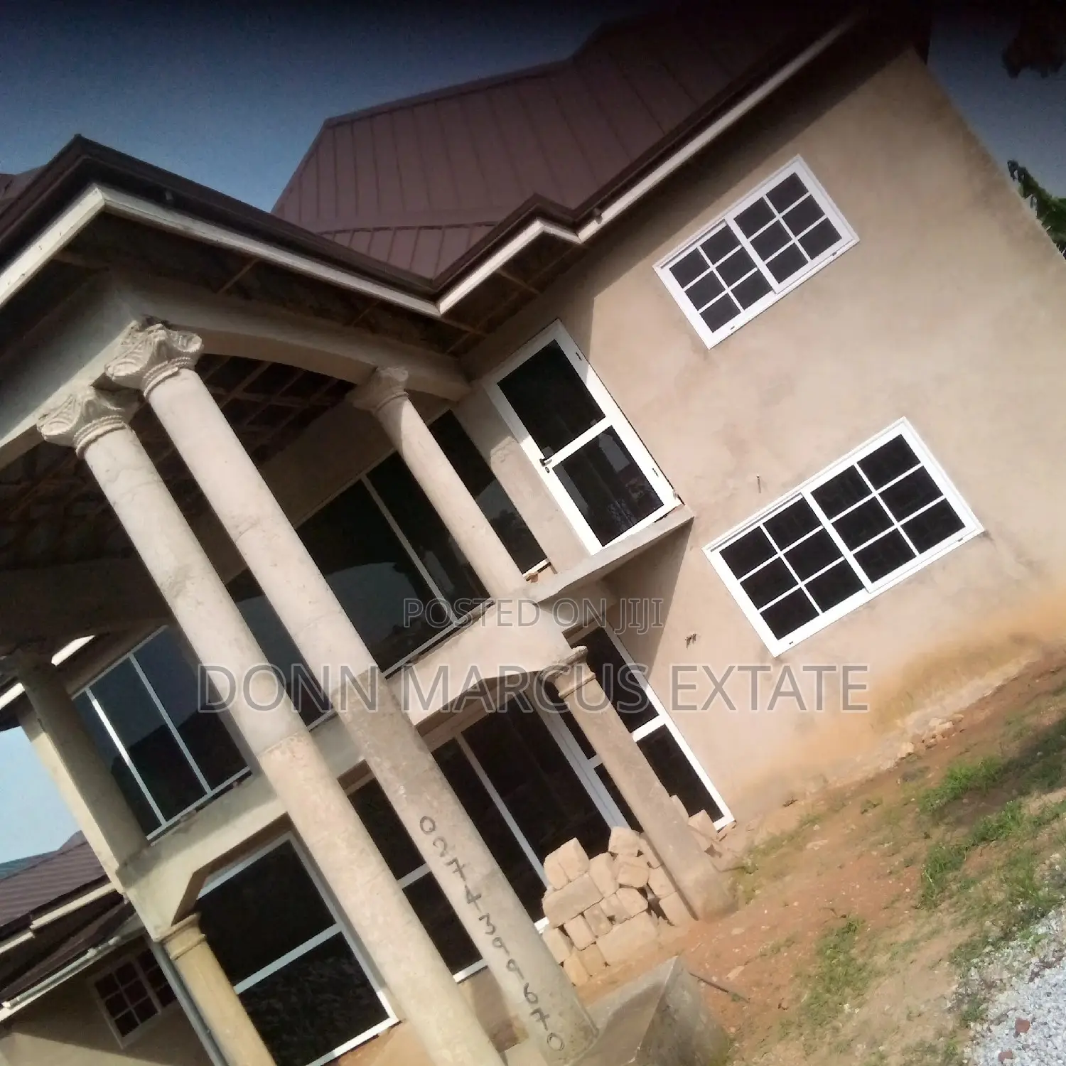 8bdrm House in Don Markus Extate, Kumasi Metropolitan for sale in Kumasi Metropolitan