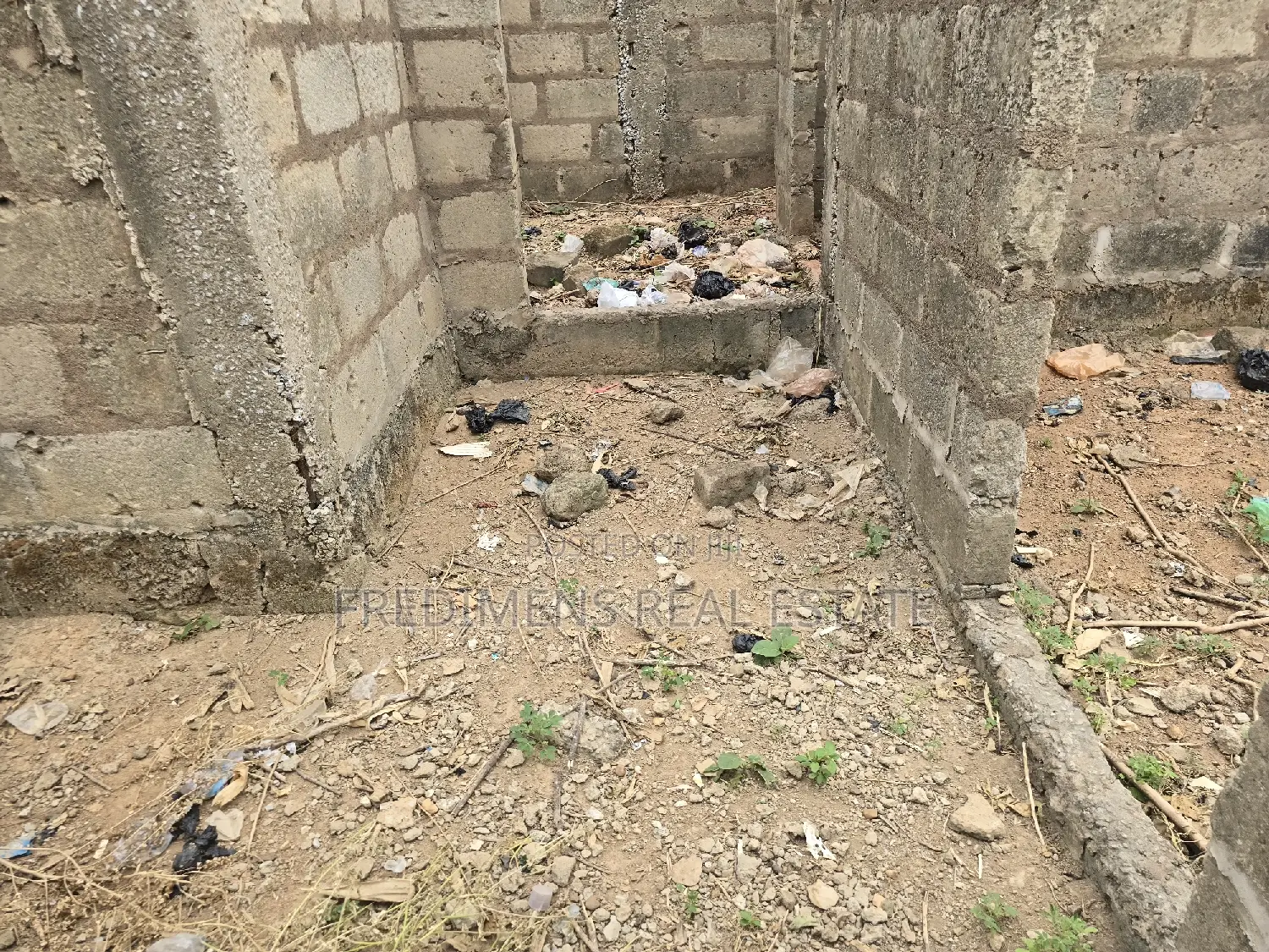 6bdrm Apartment in Fredimens Real, Atwima Nwabiagya for sale in Atwima Nwabiagya