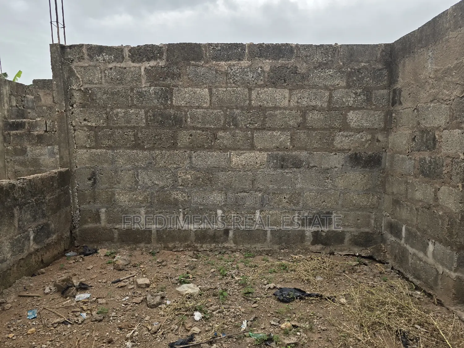 6bdrm Apartment in Fredimens Real, Atwima Nwabiagya for sale in Atwima Nwabiagya