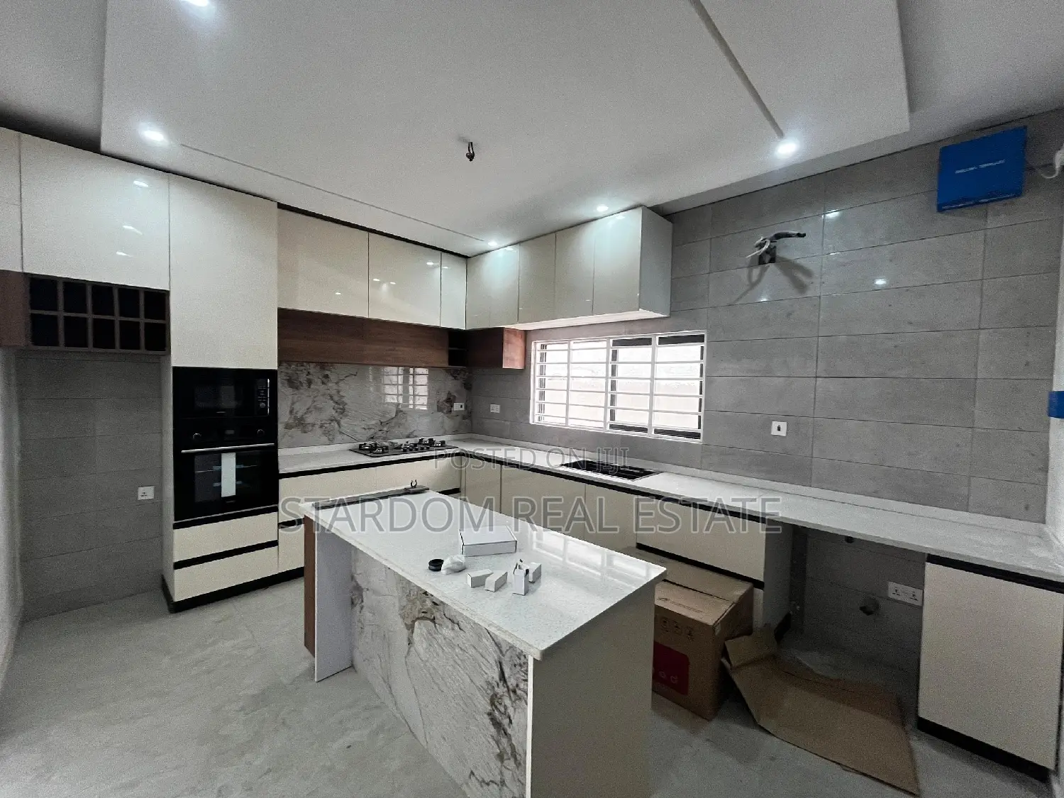 4bdrm Duplex in East Legon for sale in East Legon