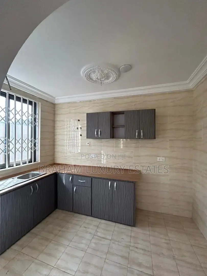 2bdrm Apartment in Shalom Sport, Lashibi for rent in Lashibi