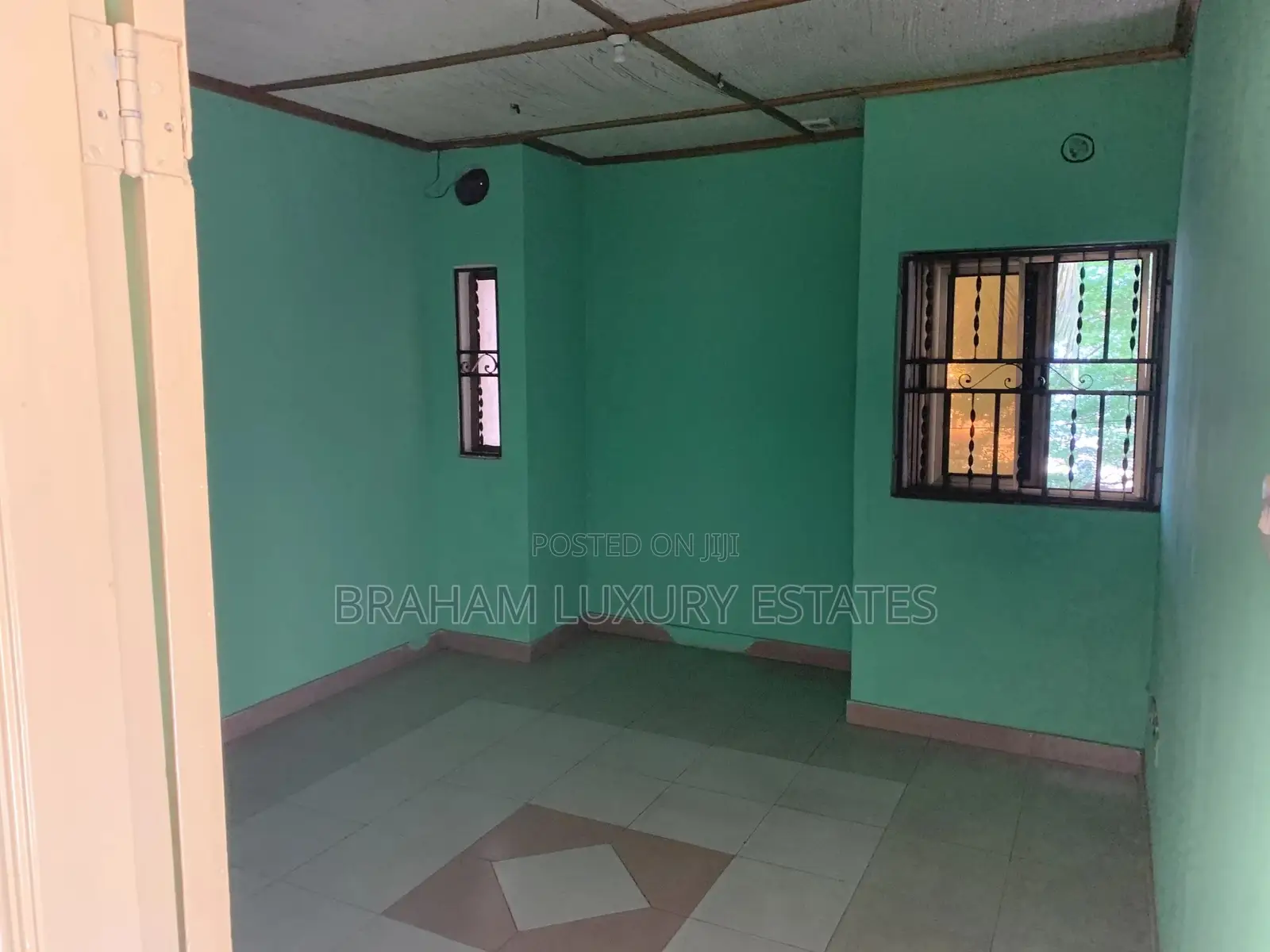 Office Space Available for Rent at Spintex 18 Junction. in Spintex