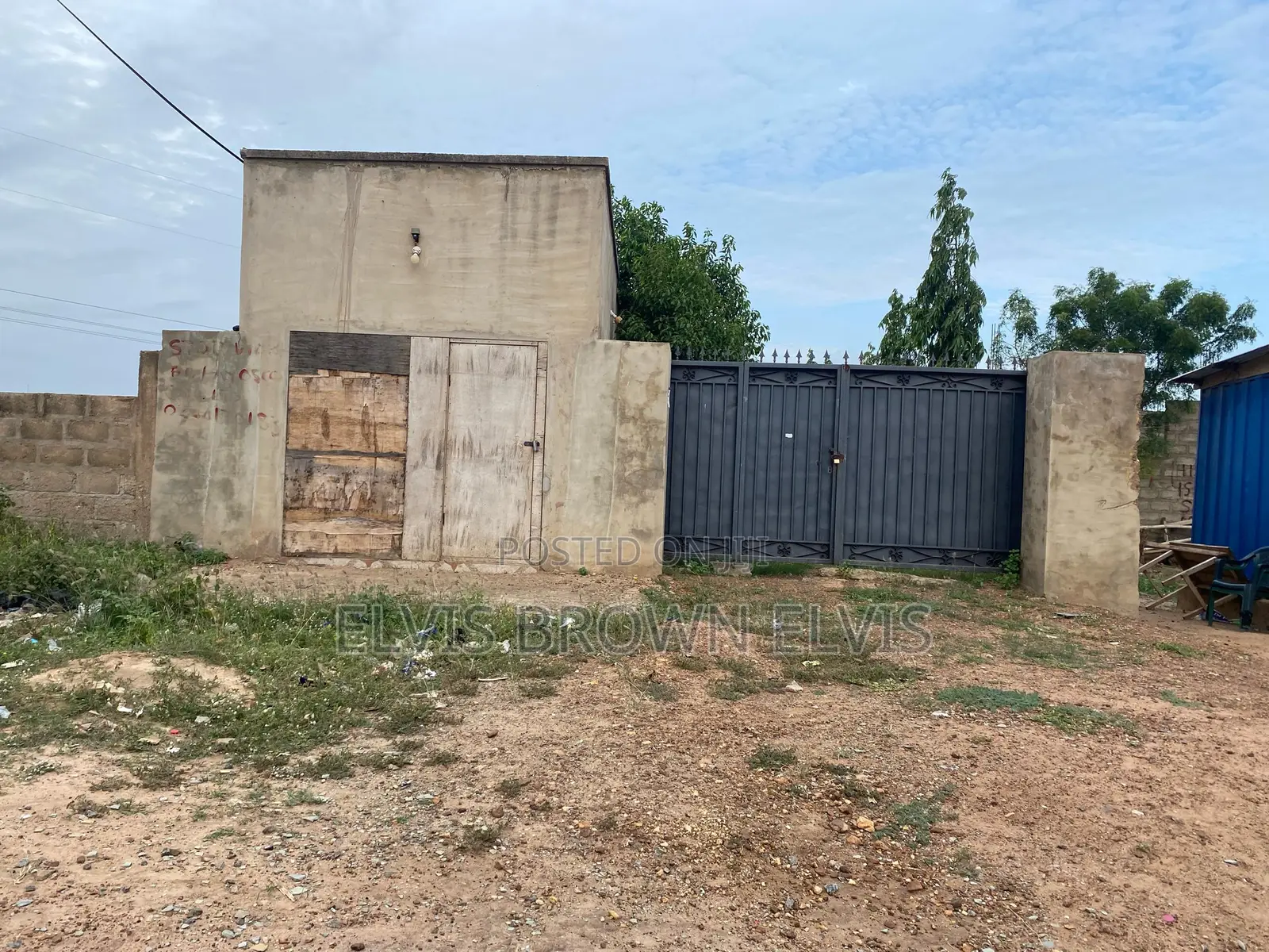 Uncomplited Apartment for Sale at Santeo Call for Infor in Ashaley Botwe