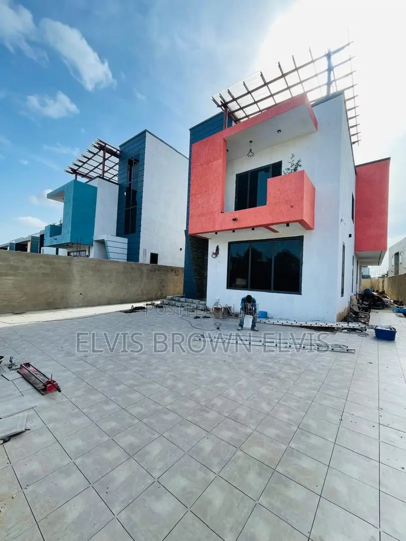 4bdrm House in Botwe Lakesid for sale in Ashaley Botwe