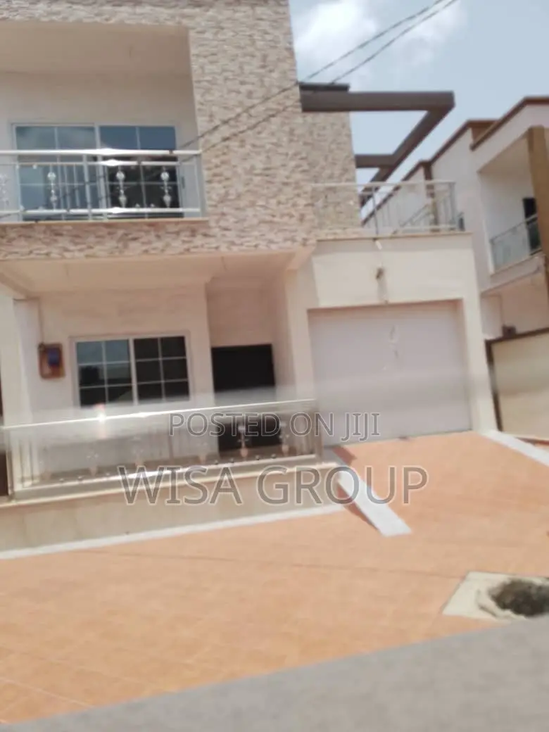 5bdrm Duplex in Wisa Groups, Accra Metropolitan for rent in Accra Metropolitan