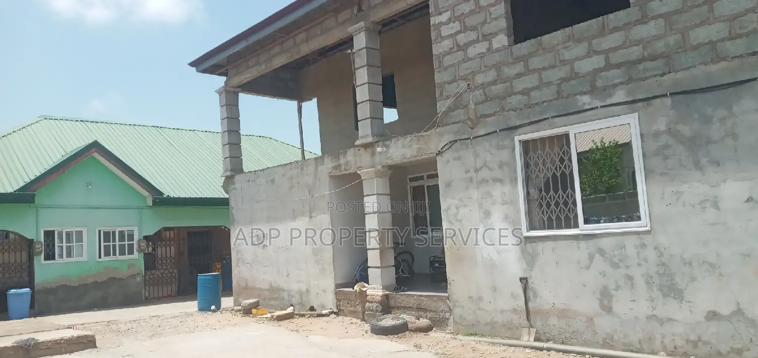 10bdrm House in Kasoa Amanfrom Iron for sale in Kasoa