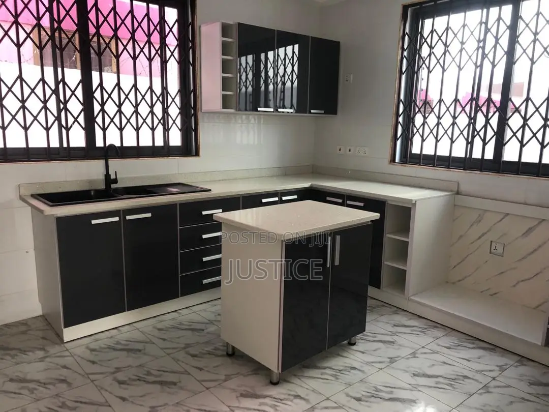 3bdrm Duplex in Ashongman Estate for rent in Ashomang Estate