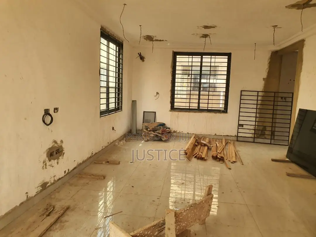 4bdrm Duplex in Haasto, Haatso for sale in Haatso