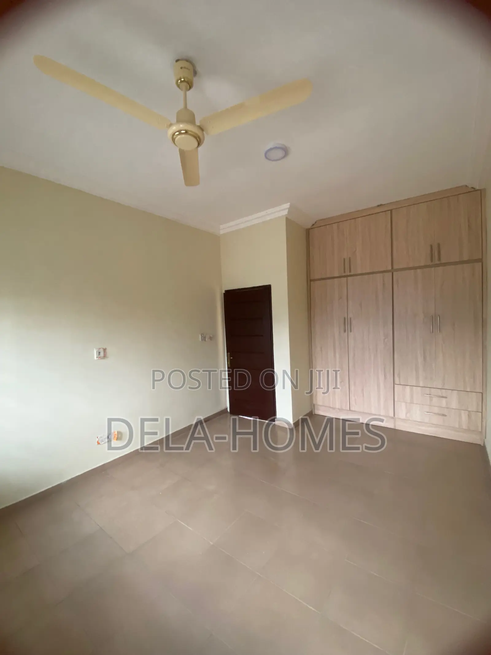 Newly Built Chamber N Hall Sc for Rent at Adenta. in Adenta