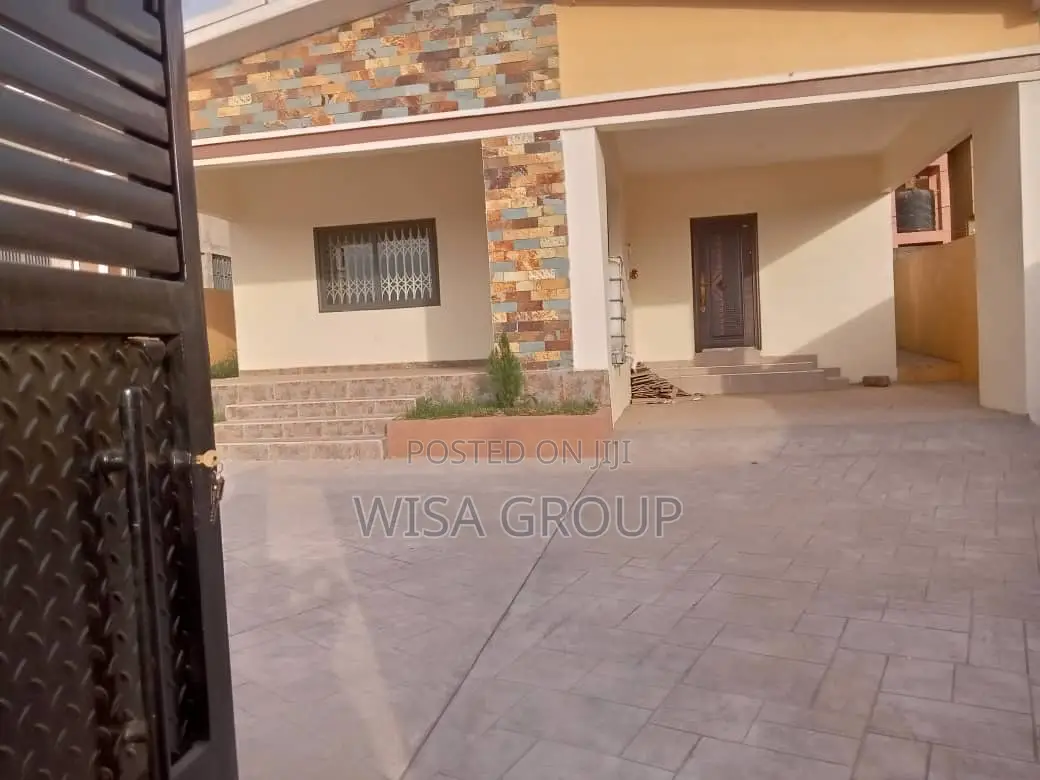 3bdrm House in Accra Metropolitan for sale in Accra Metropolitan