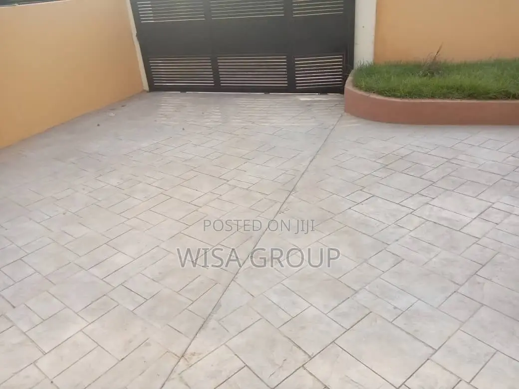 3bdrm House in Accra Metropolitan for sale in Accra Metropolitan
