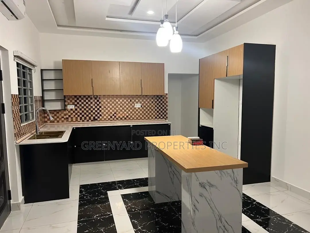 3bdrm House in C8, Lake Side Estate for sale in Lake Side Estate