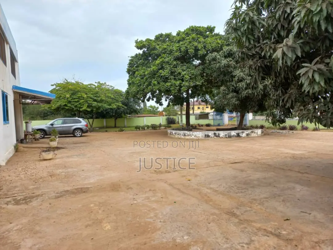 Strategic Located Building Suitable for Hospital C1 Tema in Tema Metropolitan