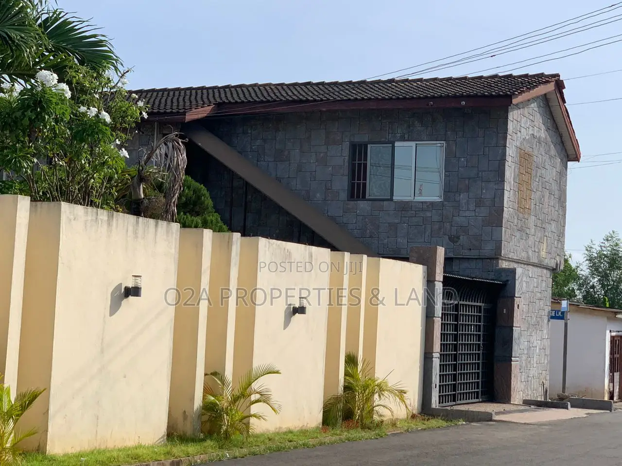 Furnished 2bdrm Apartment in Abelemkpe, Lincoln School Area for rent in Lincoln School Area
