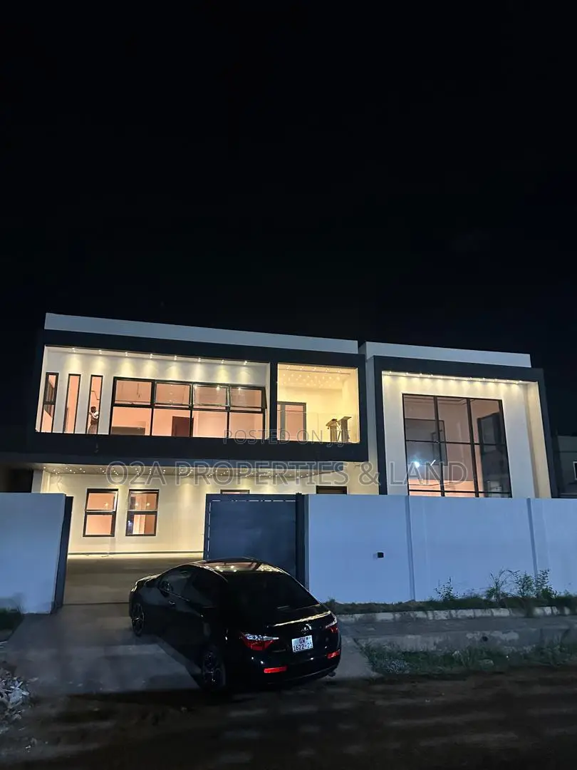 5bdrm House in Lakeside Estate for sale in Lake Side Estate