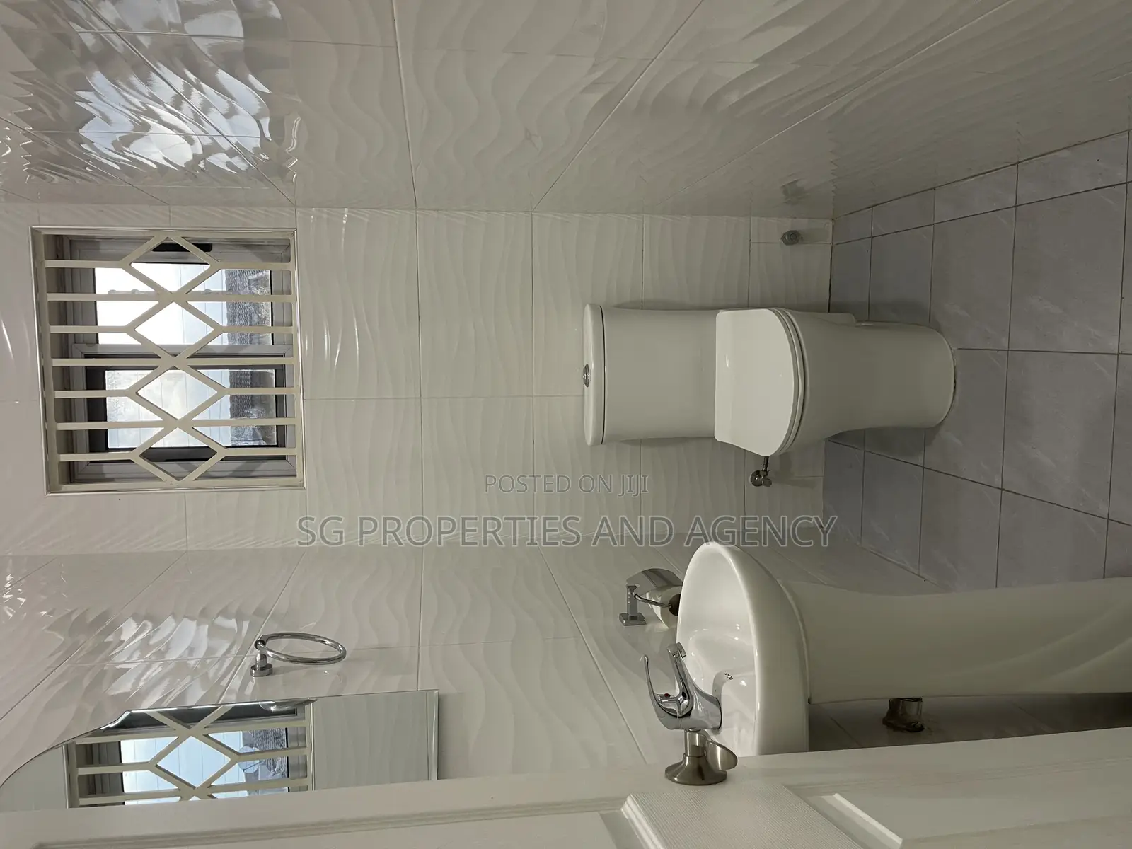 3bdrm House in Community 18, Spintex for rent in Spintex