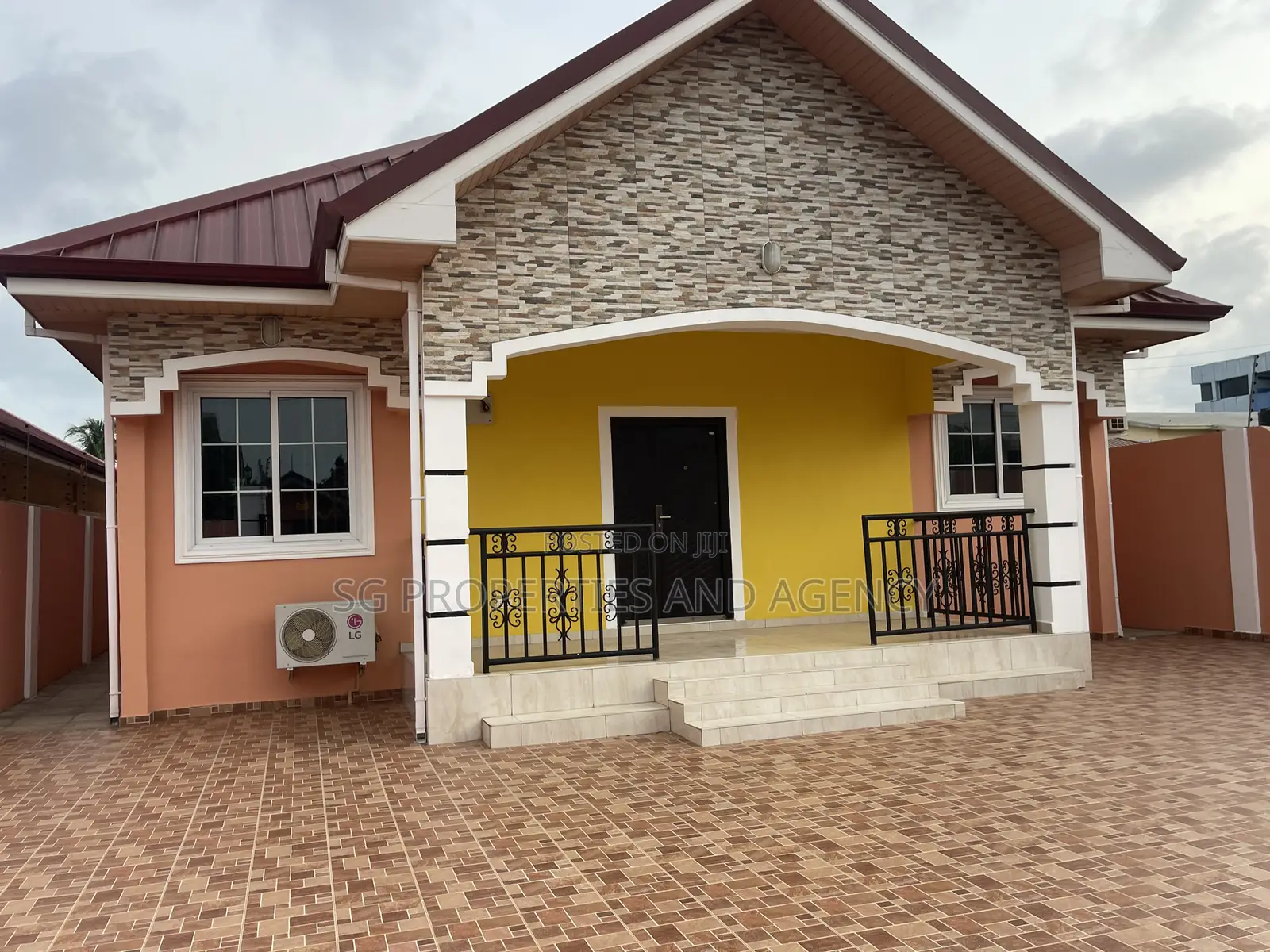 3bdrm House in Community 18, Spintex for rent in Spintex