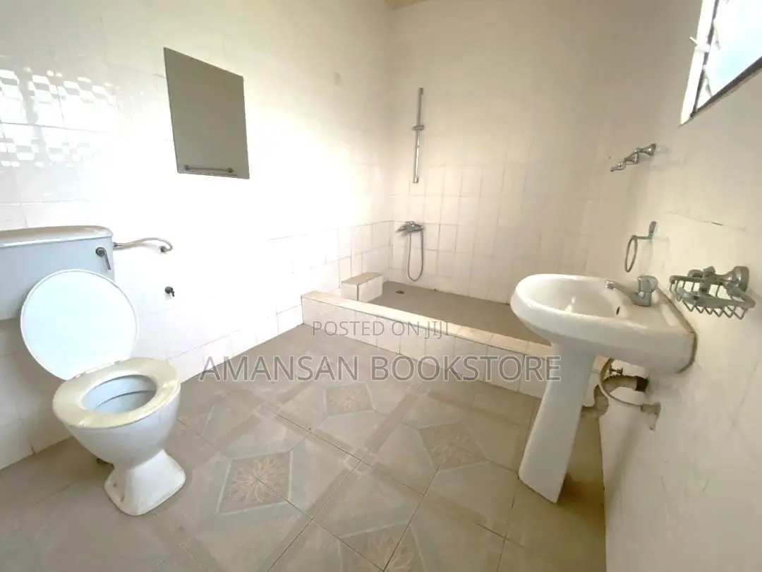 5bdrm House in New-Juaben Municipal for sale in New-Juaben Municipal