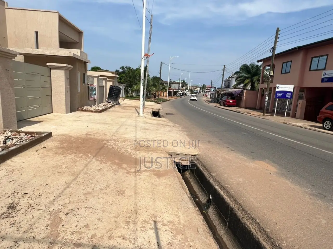 3bdrm Duplex in North Kaneshie for sale in North Kaneshie