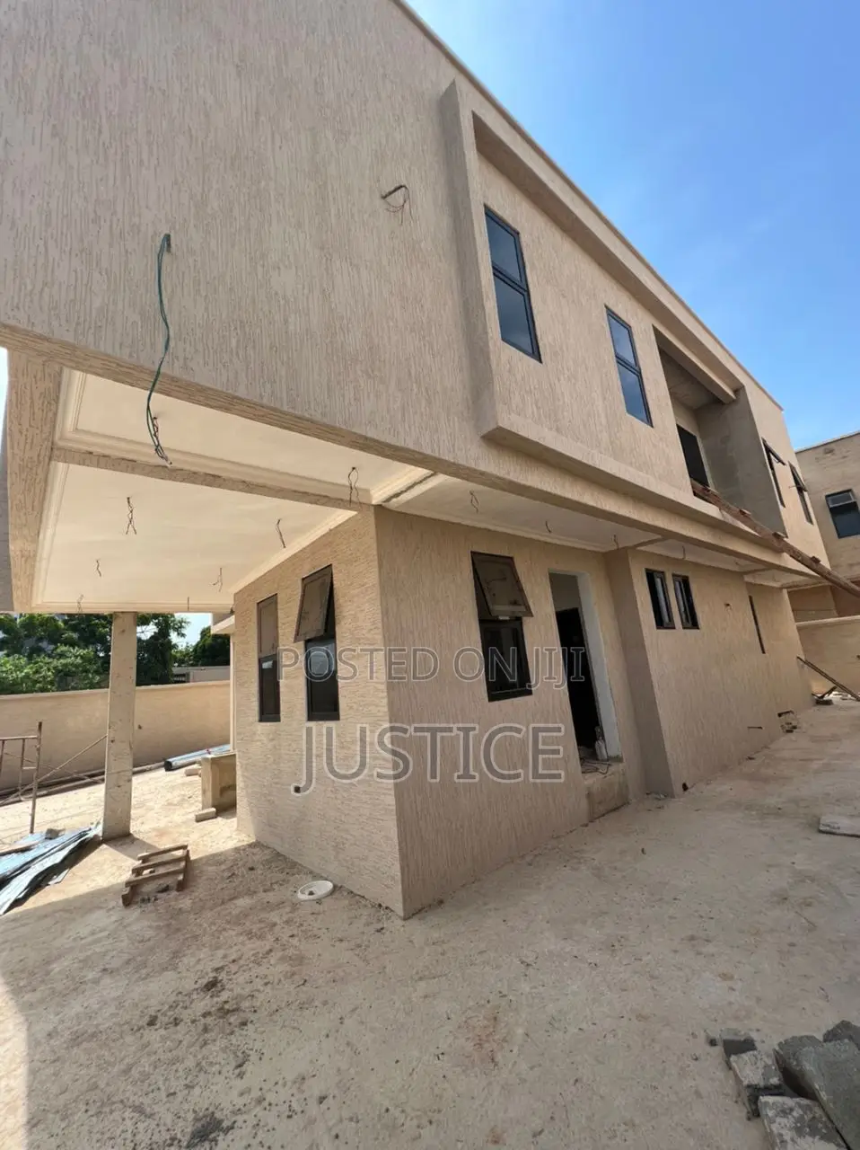 3bdrm Duplex in North Kaneshie for sale in North Kaneshie