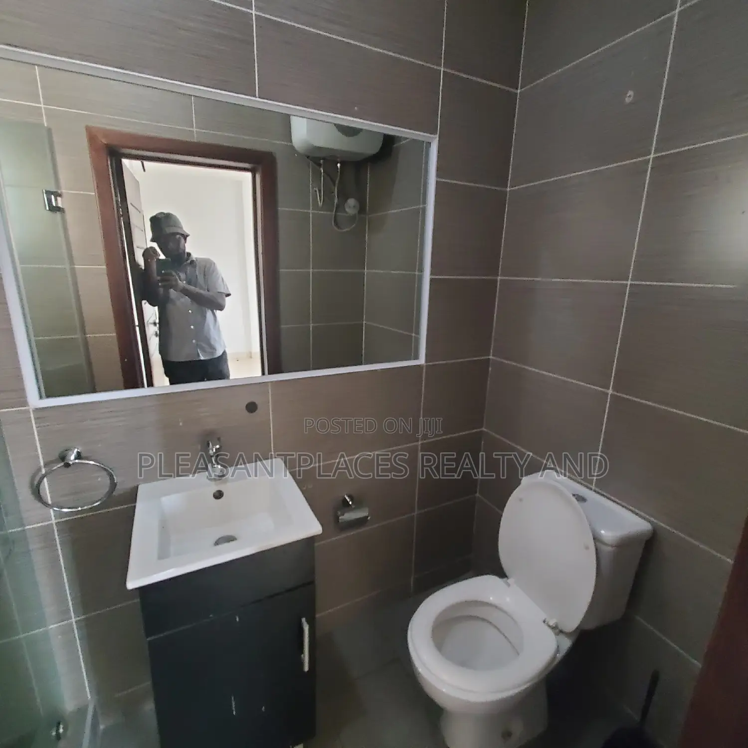 2bdrm Apartment in Pleasantplaces, Adjiriganor for rent in Adjiriganor