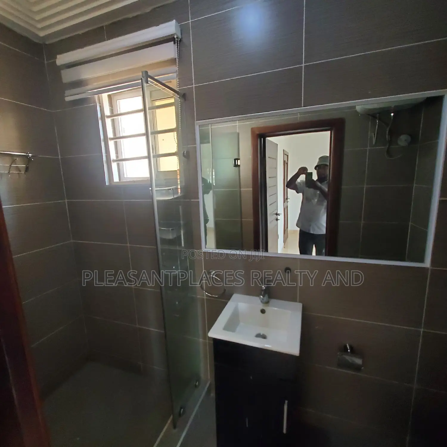 2bdrm Apartment in Pleasantplaces, Adjiriganor for rent in Adjiriganor
