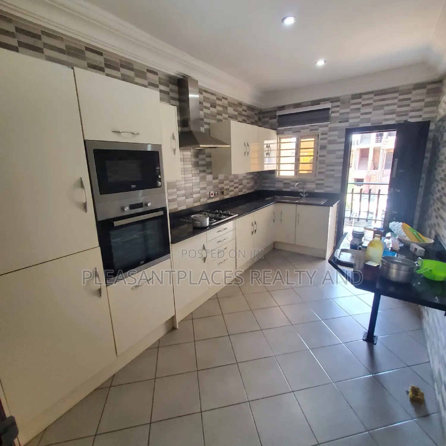 2bdrm Apartment in Pleasantplaces, Adjiriganor for rent in Adjiriganor