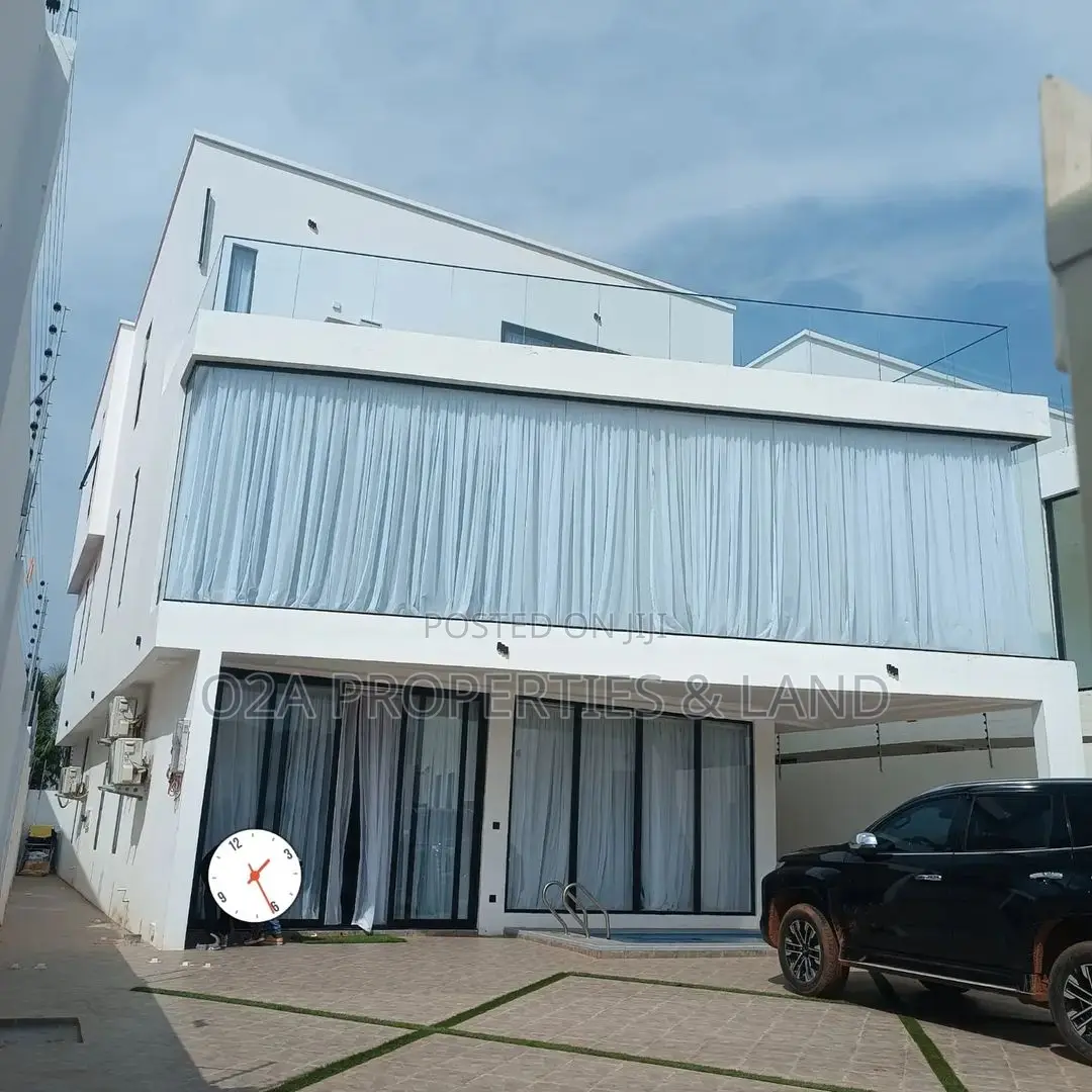 6bdrm House in East Legon, A&C Mall Area for sale in A&C Mall Area