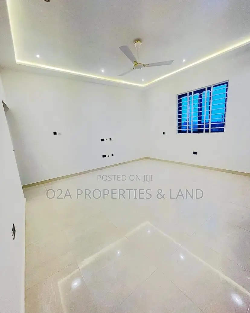 4bdrm House in Ogbojo, Accra, New Legon for sale in New Legon