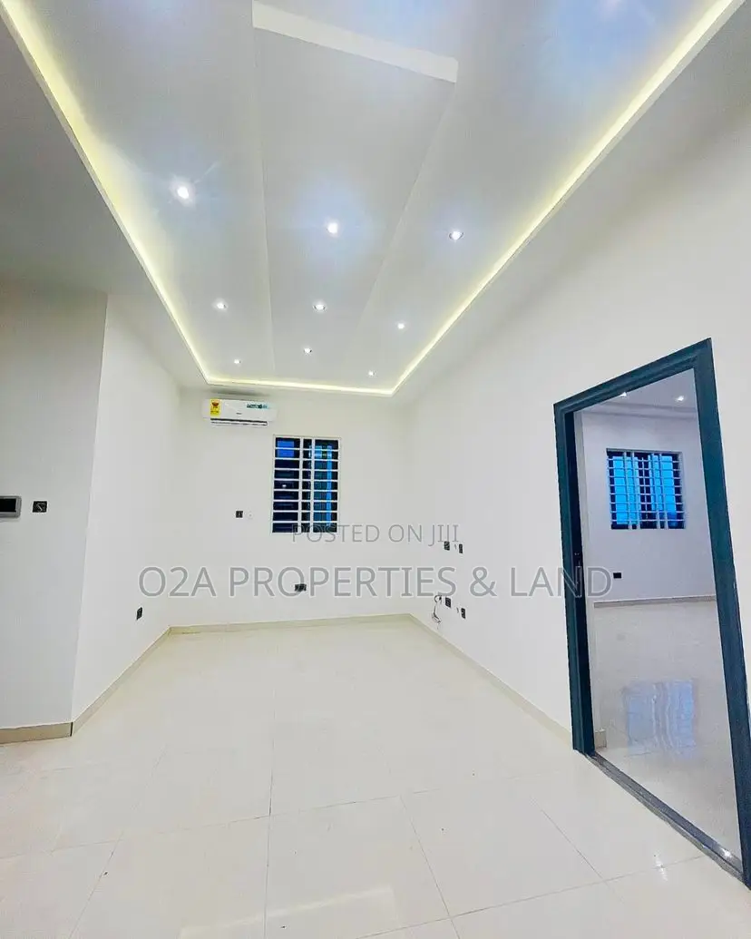4bdrm House in Ogbojo, Accra, New Legon for sale in New Legon