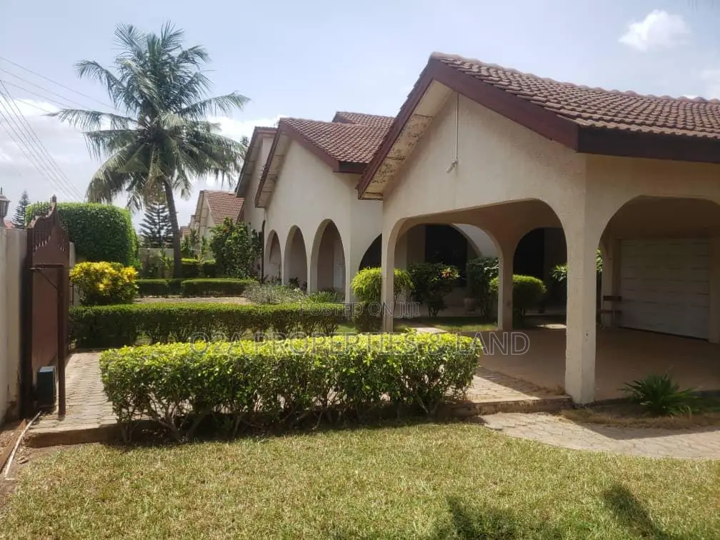 5bdrm House in Emefs Michel Camp, Tema Metropolitan for sale in Tema Metropolitan