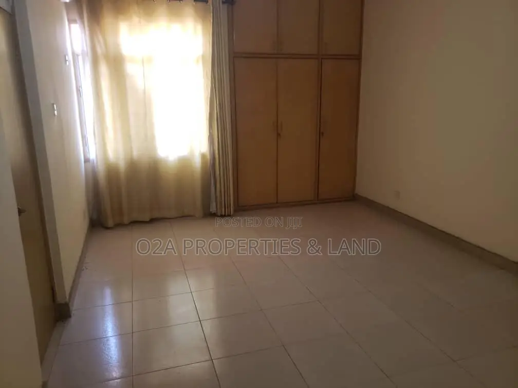 5bdrm House in Emefs Michel Camp, Tema Metropolitan for sale in Tema Metropolitan