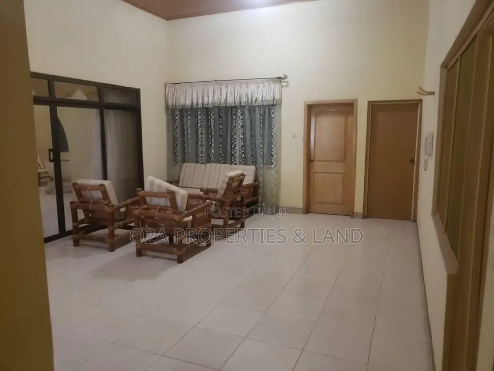 5bdrm House in Emefs Michel Camp, Tema Metropolitan for sale in Tema Metropolitan
