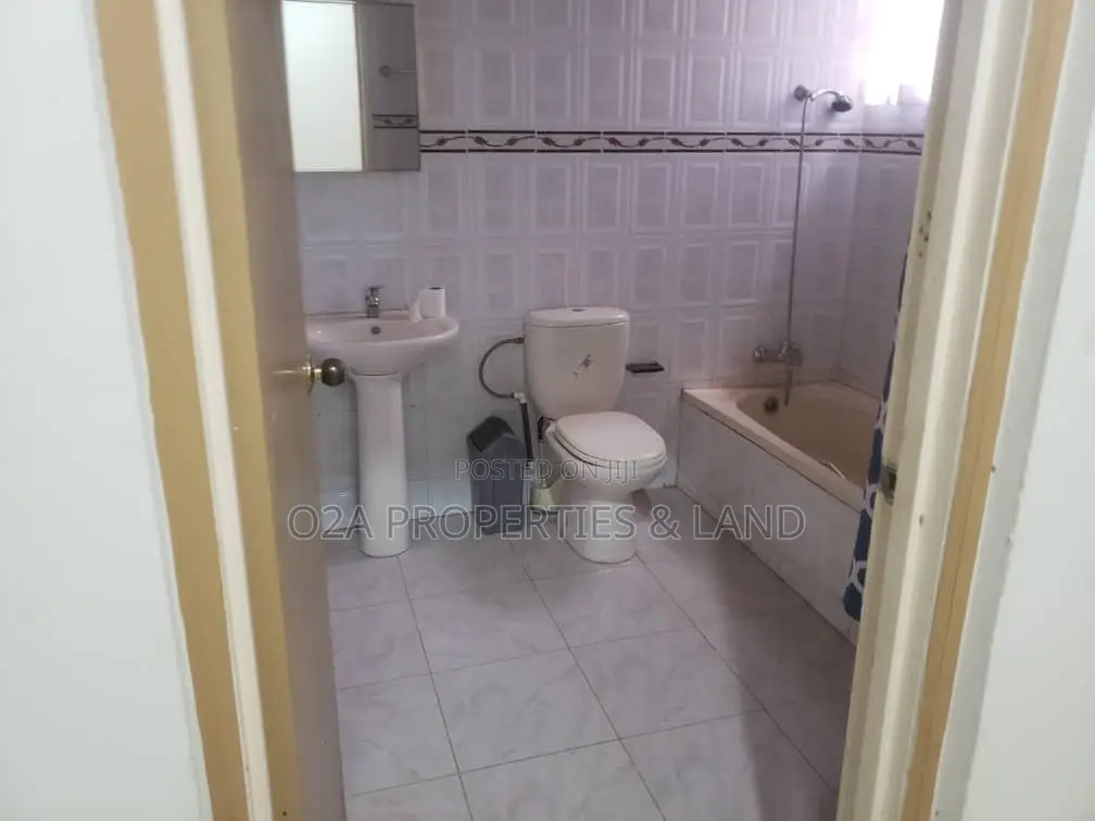 5bdrm House in Emefs Michel Camp, Tema Metropolitan for sale in Tema Metropolitan
