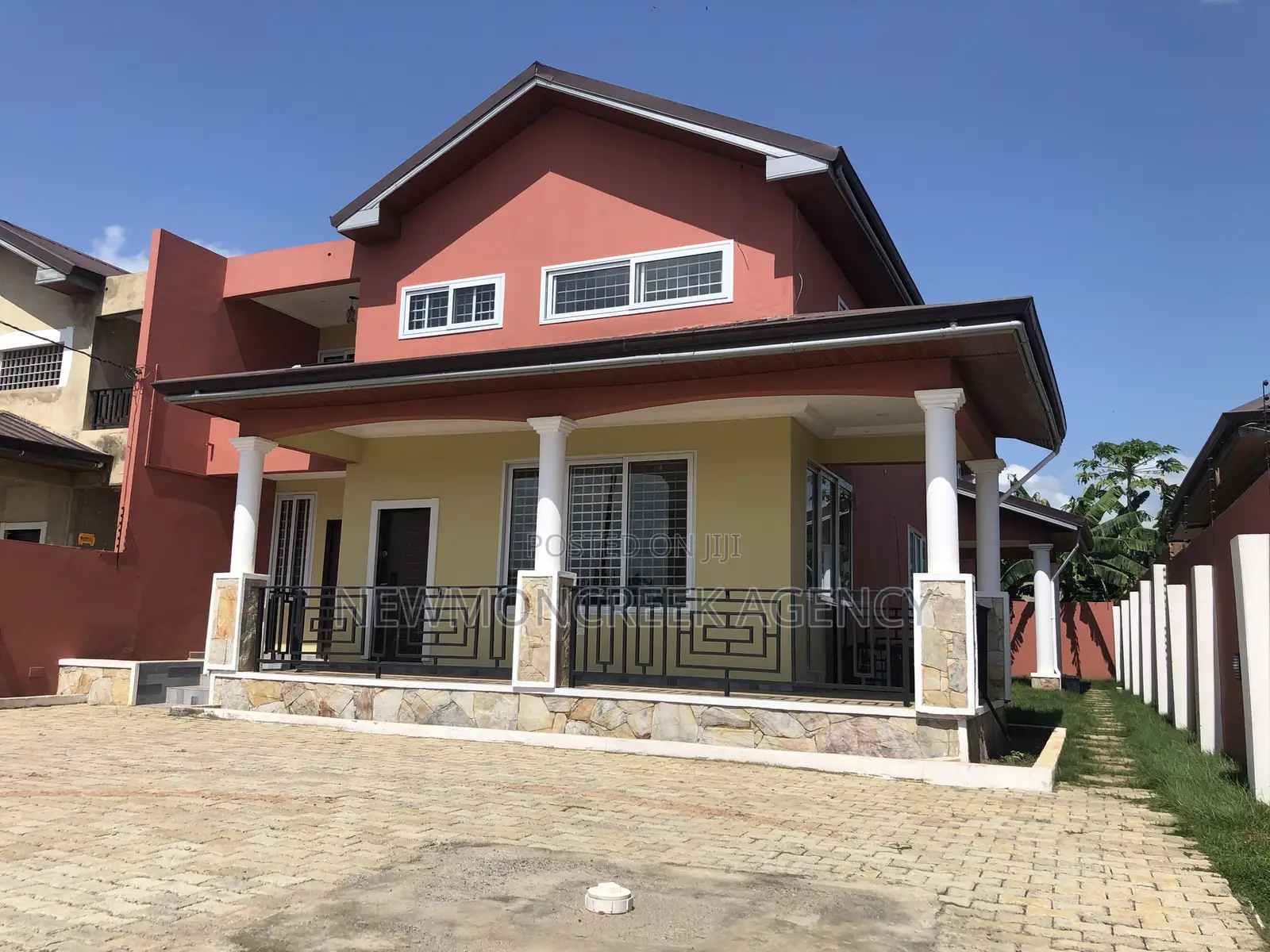 4bdrm Duplex in Abokobi Junction, Accra Metropolitan for sale in Accra Metropolitan
