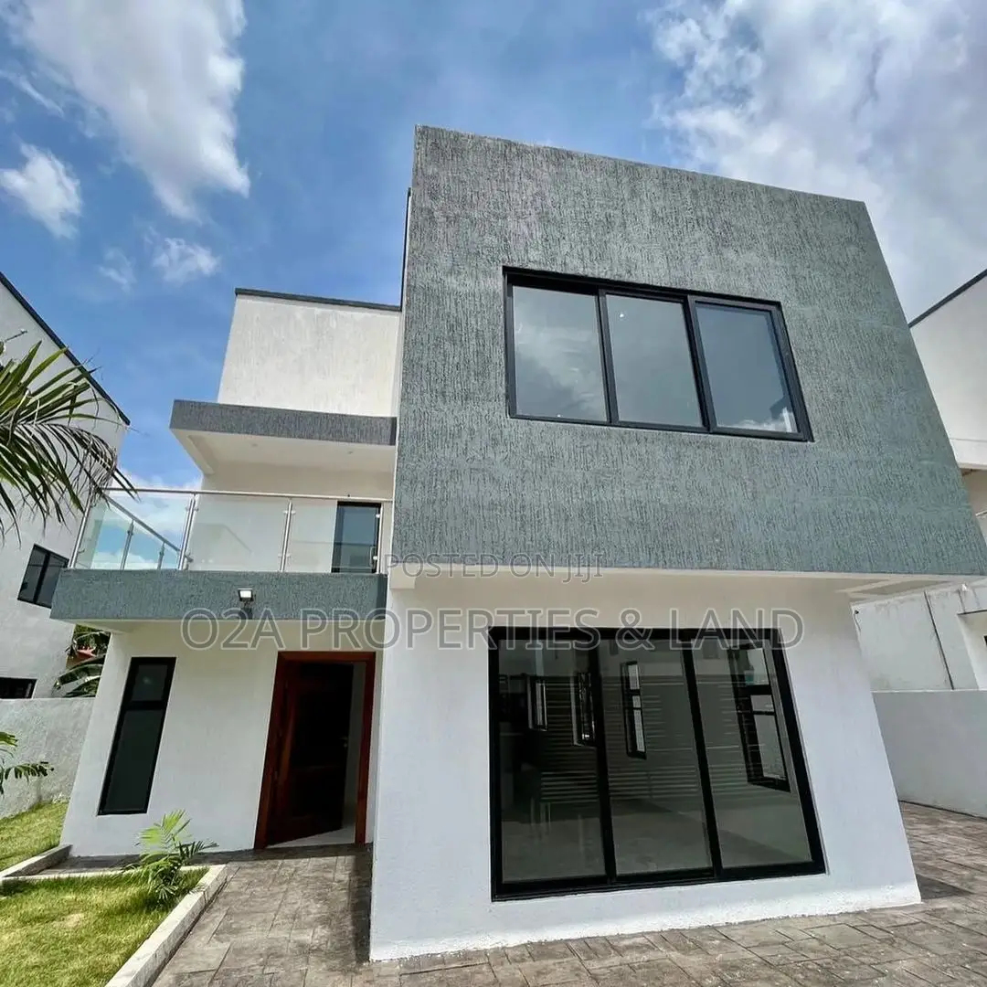 3bdrm House in Haatso-North Legon for sale in North Legon