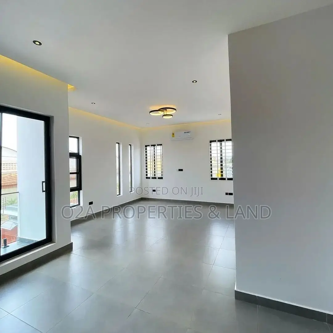 4bdrm House in Oyarifa for sale in Oyarifa Mall Area