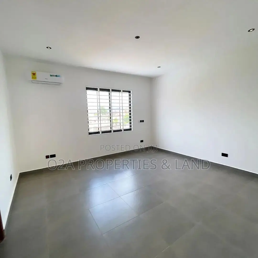 4bdrm House in Oyarifa for sale in Oyarifa Mall Area