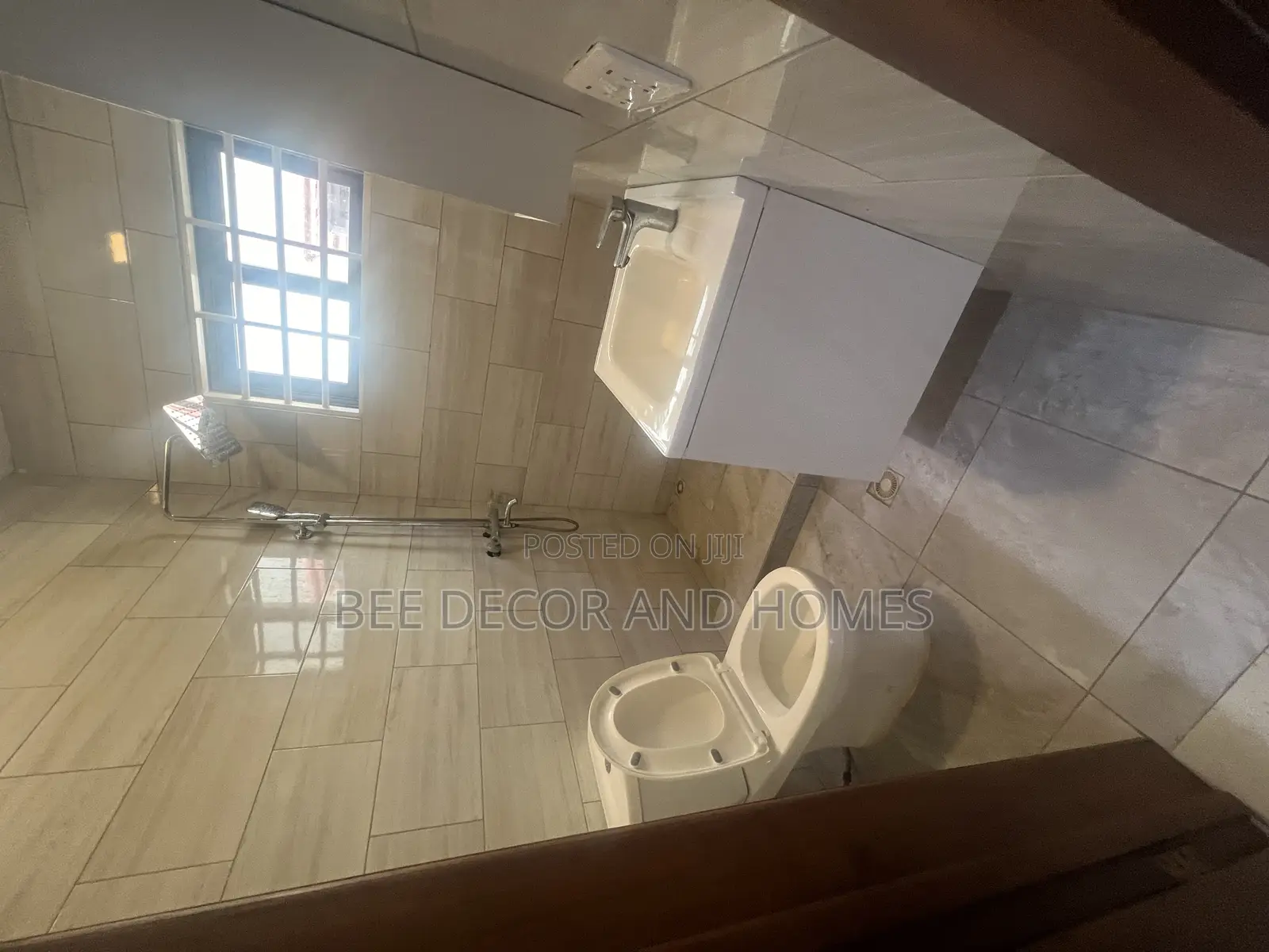 3bdrm House in Bee 🐝 Decor & Homes, Old Ashomang for sale in Old Ashomang