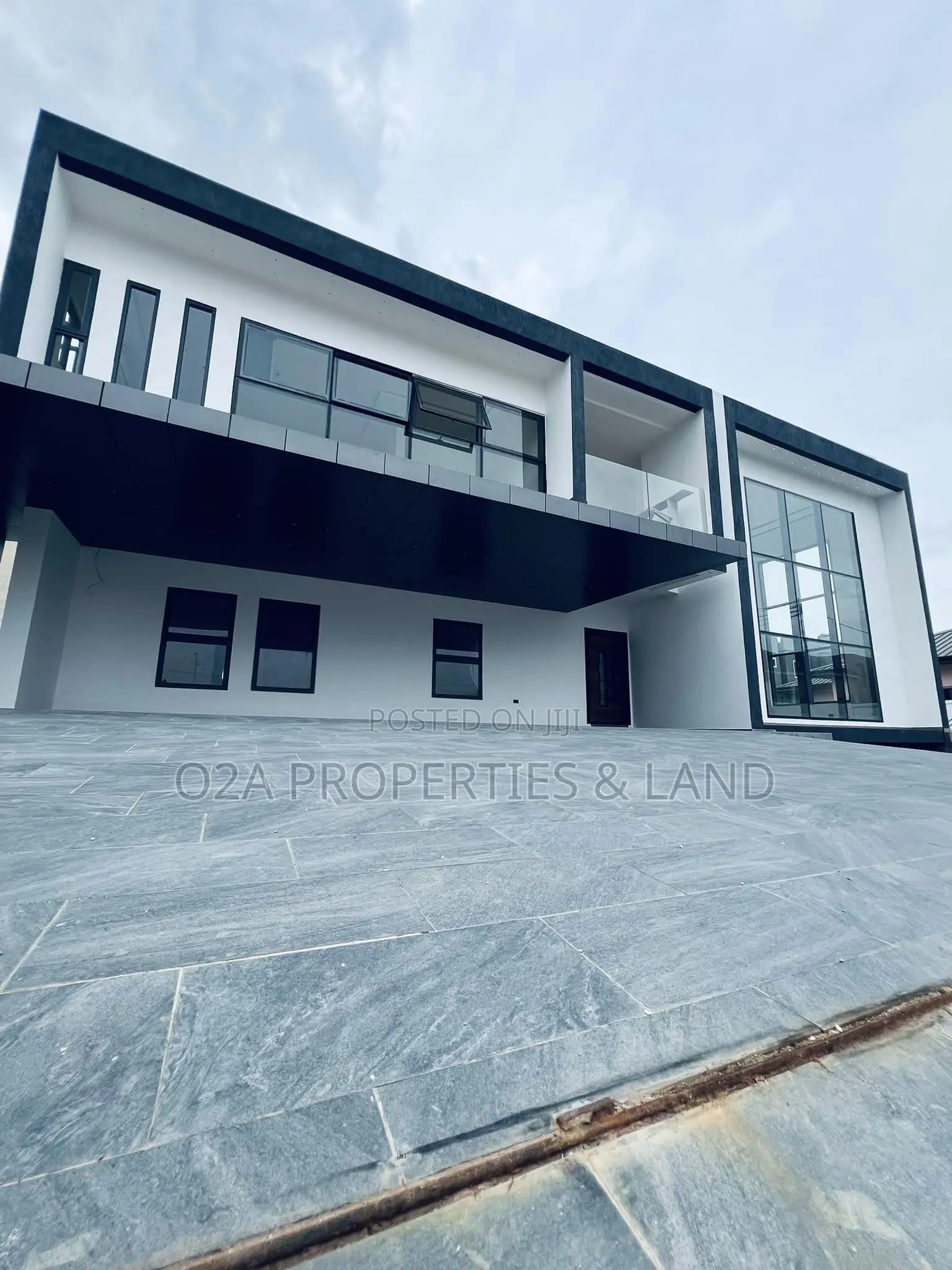 4bdrm House in Ashaley Botwe, for sale in Lake Side Estate