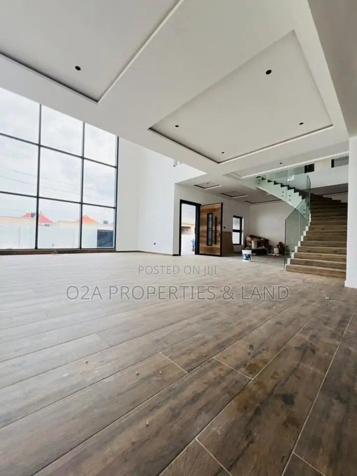 4bdrm House in Ashaley Botwe, for sale in Lake Side Estate