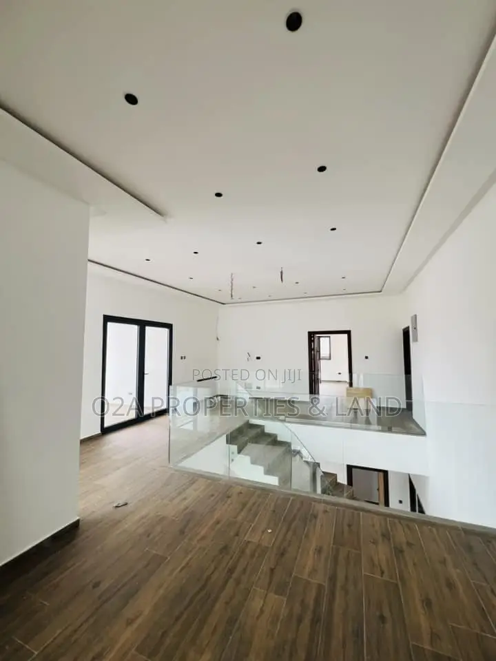 4bdrm House in Ashaley Botwe, for sale in Lake Side Estate