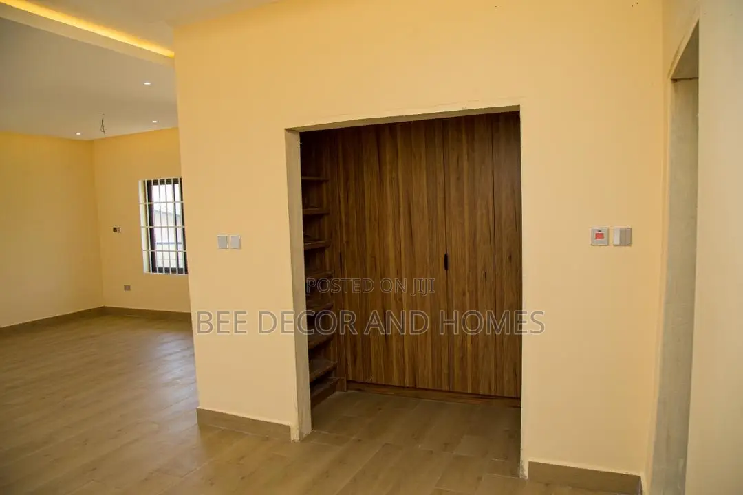 4bdrm House in Bee ๐ Decor & Homes, Kwabenya for sale in Kwabenya