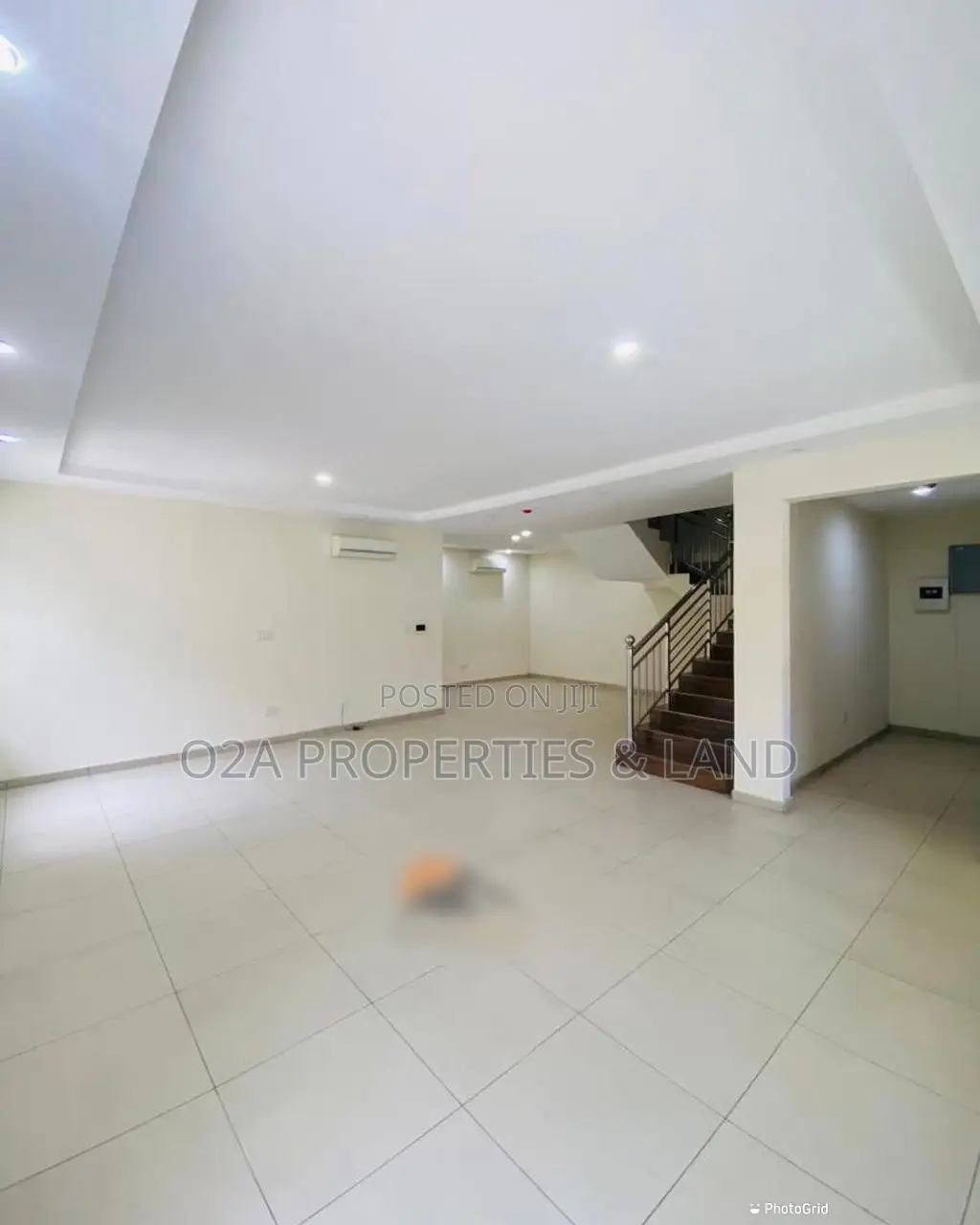 3bdrm Townhouse / Terrace in Cantonments, Acquinas for rent in Acquinas