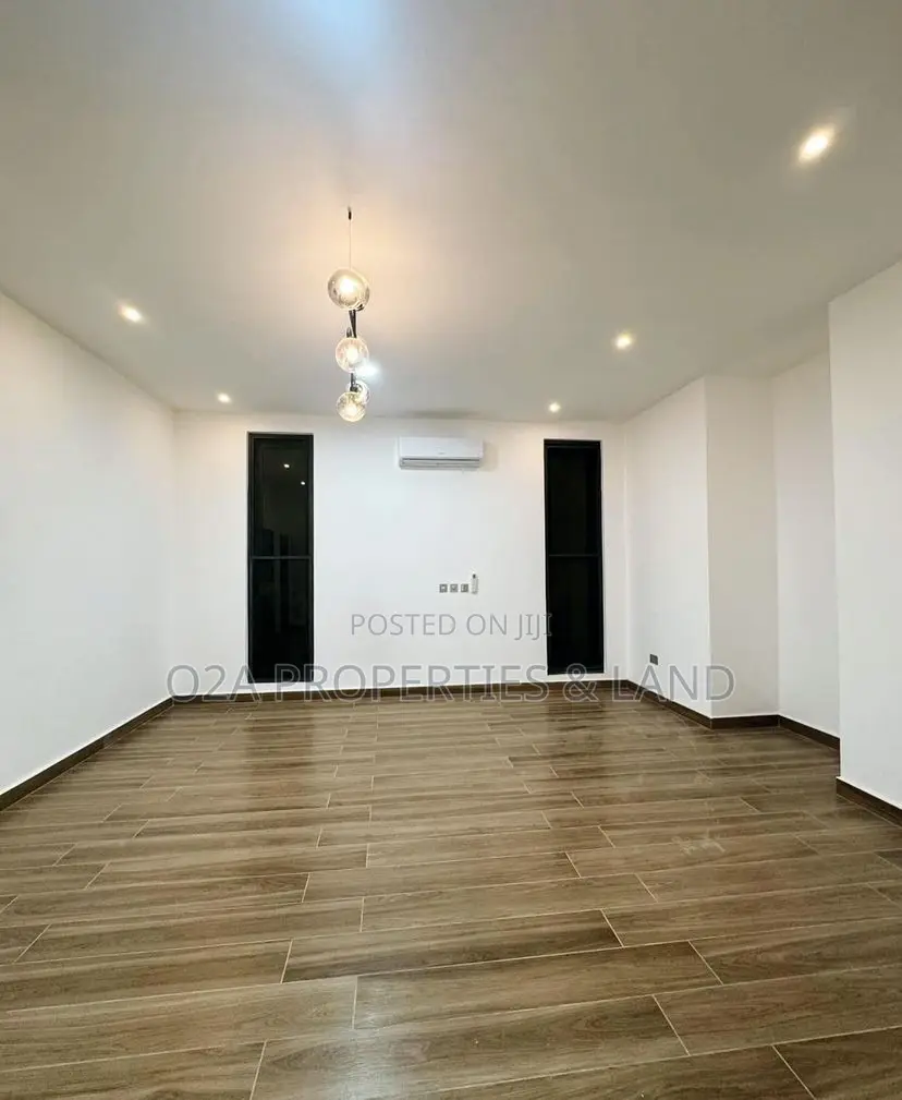 3bdrm House in Adjirirnganor, Bawaleshie for sale in Bawaleshie