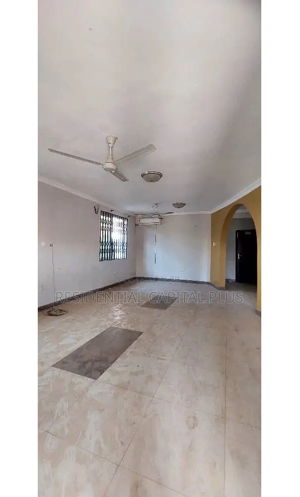 5bdrm Duplex in Baatsona Total for sale in Baatsona Total