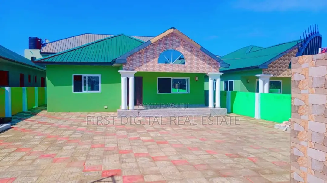 3 Bedroom for Sale in Kasoa Roman in Kasoa