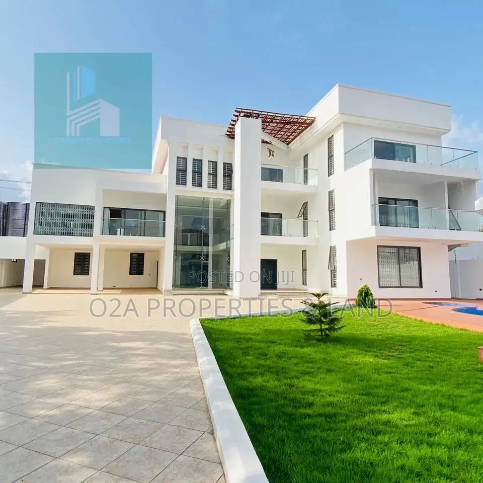 7bdrm House in East Legon Near for sale in American House