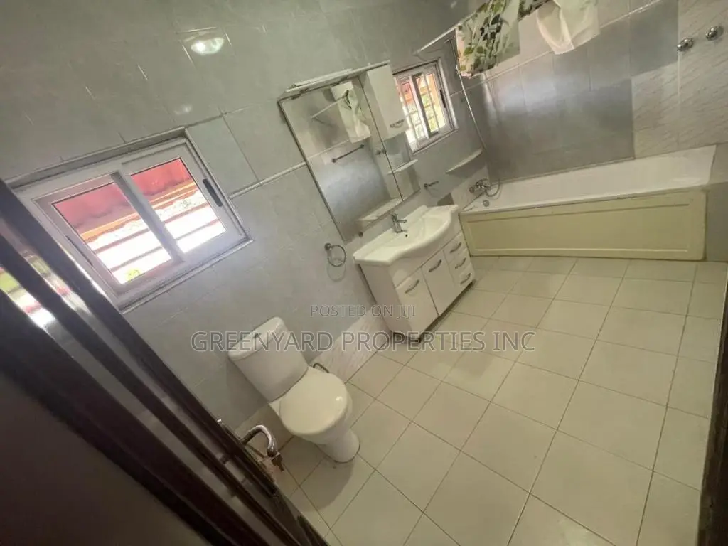 3bdrm House in East, Cantonments for rent in Cantonments