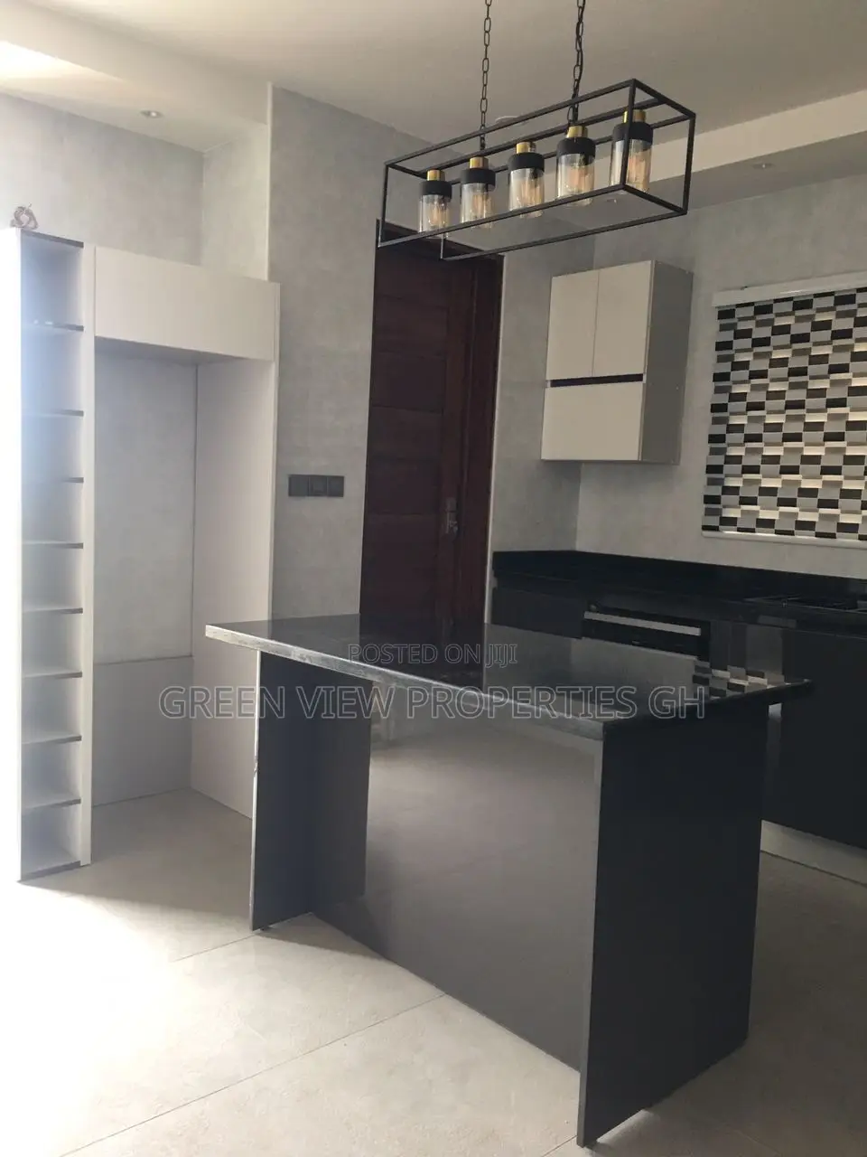 4bdrm Duplex in West Hills Mall Area for sale in West Hills Mall Area
